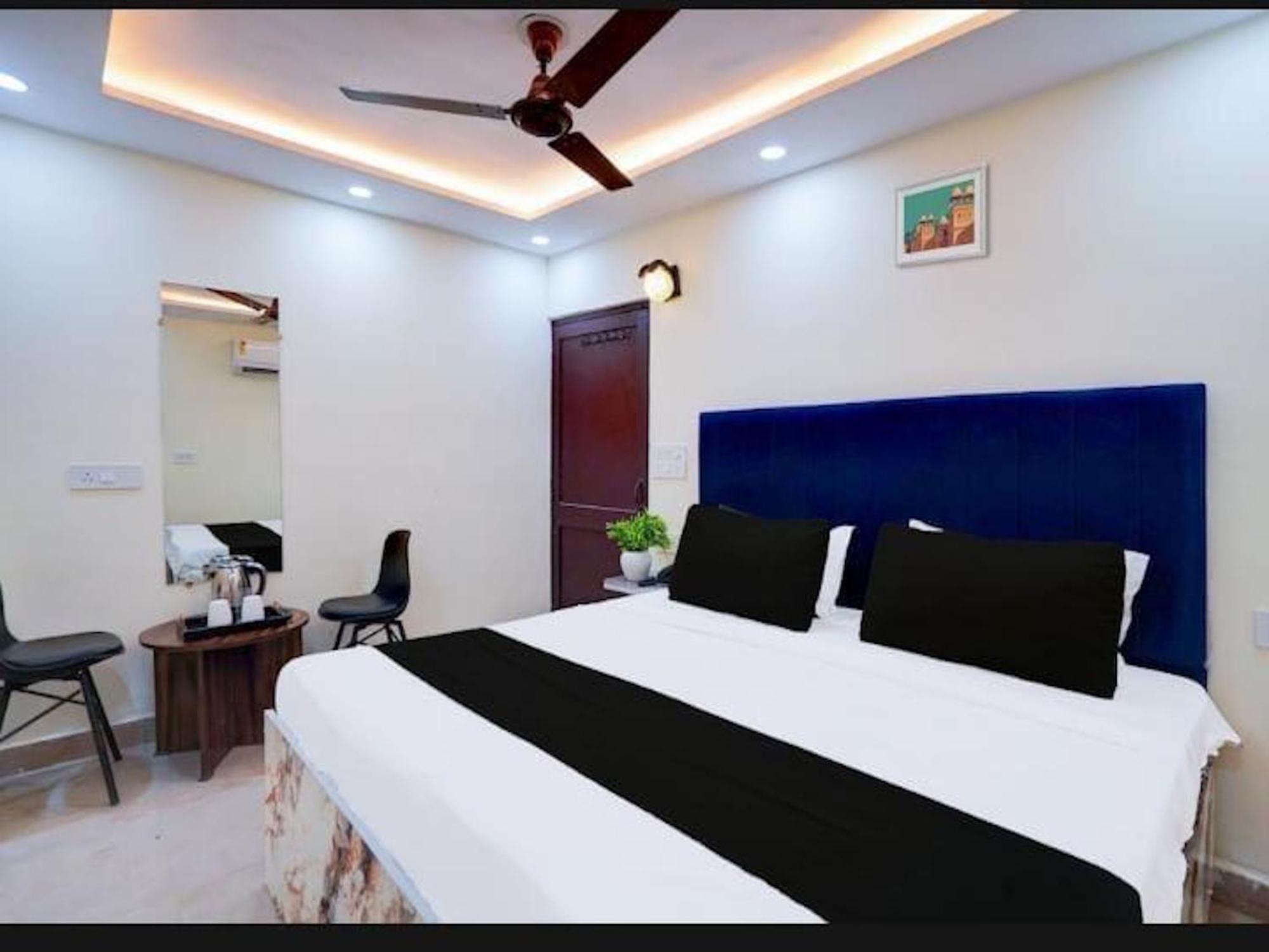 Hotel City Palace New Delhi Bagian luar foto